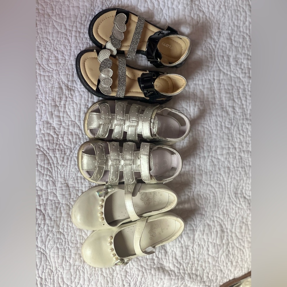 Girls shoes size 29